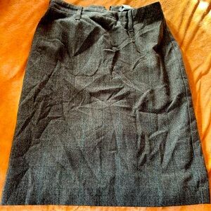 Brown plaid skirt. Size 6